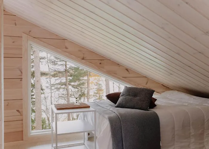 Varis * كِيِركّونومِّ